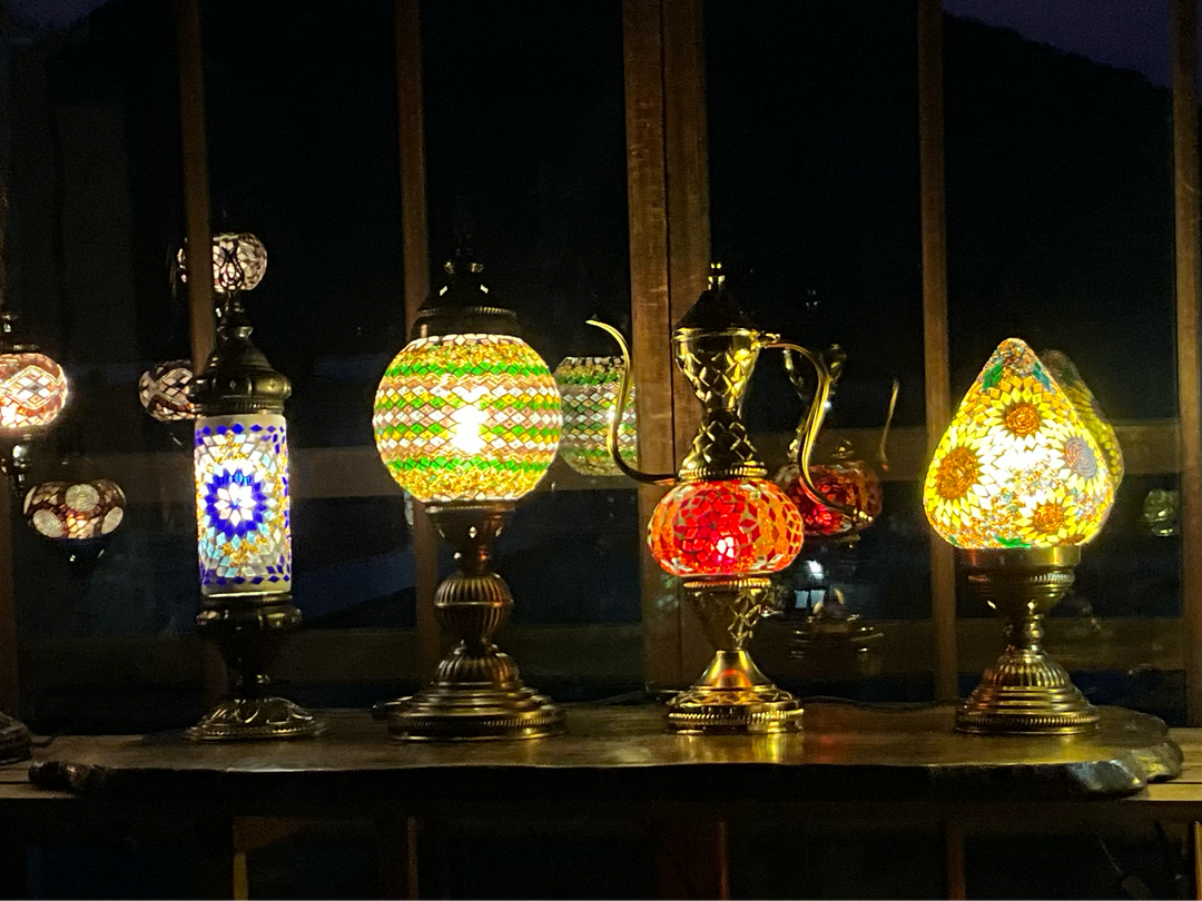 水差し型ゴールドスタンドランプ(M)