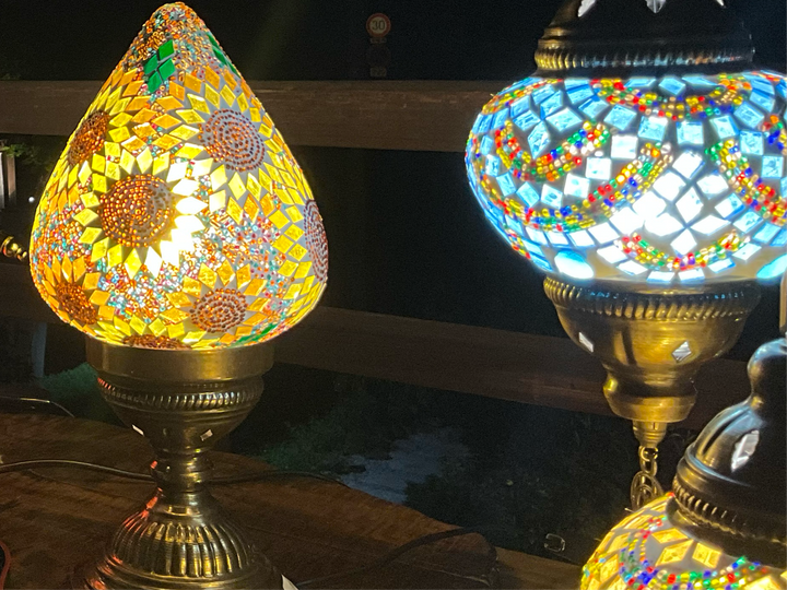 いちご型スタンドランプ